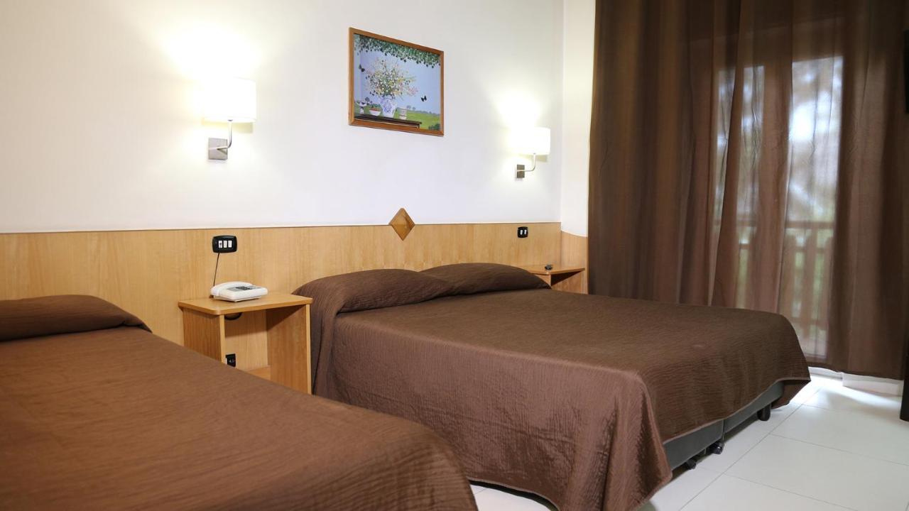 Hotel Meranda Камилятело Силано Екстериор снимка