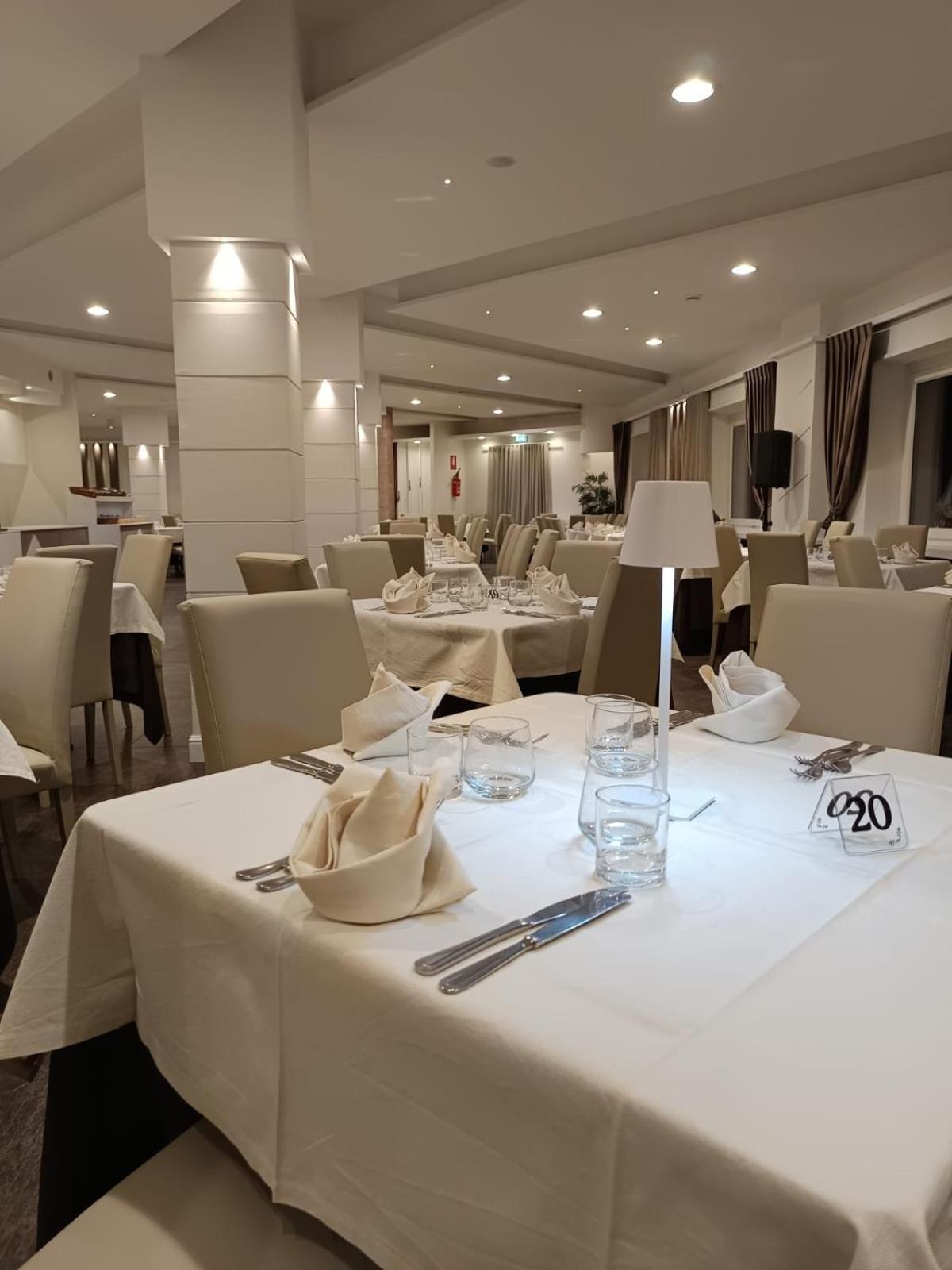 Hotel Meranda Камилятело Силано Екстериор снимка