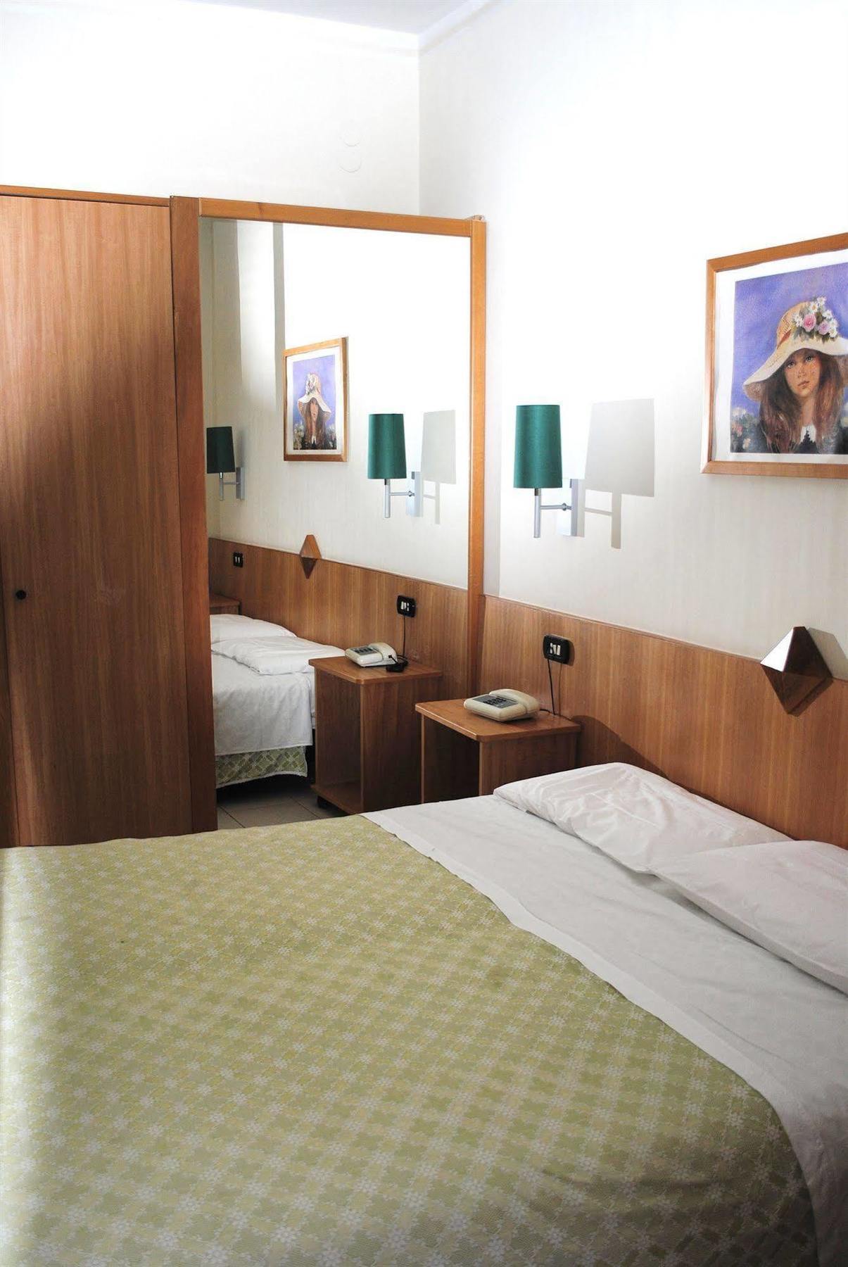 Hotel Meranda Камилятело Силано Екстериор снимка