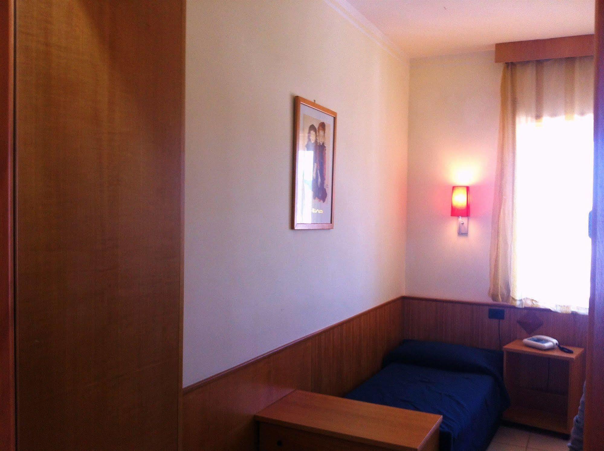 Hotel Meranda Камилятело Силано Екстериор снимка