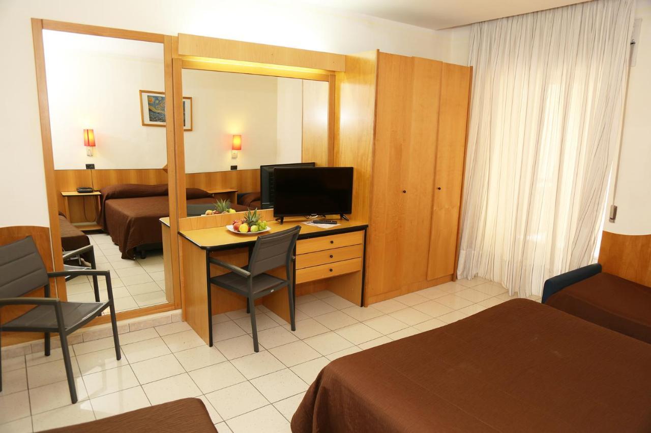 Hotel Meranda Камилятело Силано Екстериор снимка
