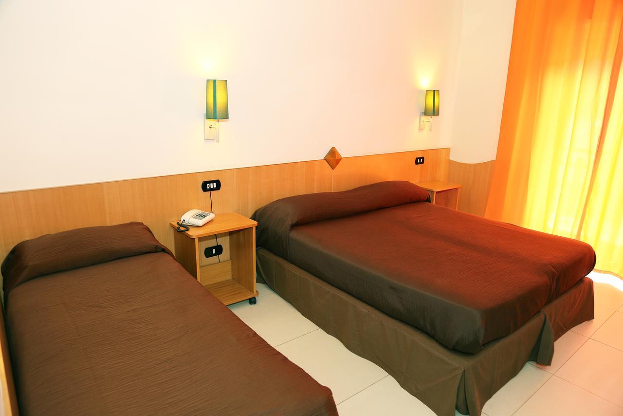 Hotel Meranda Камилятело Силано Екстериор снимка