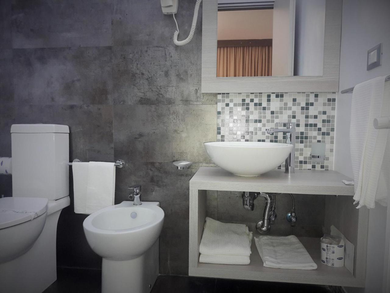 Hotel Meranda Камилятело Силано Екстериор снимка