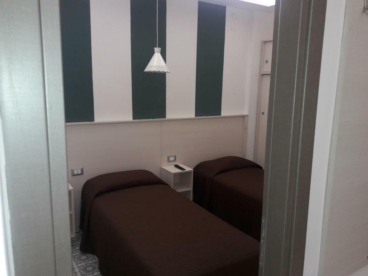 Hotel Meranda Камилятело Силано Екстериор снимка