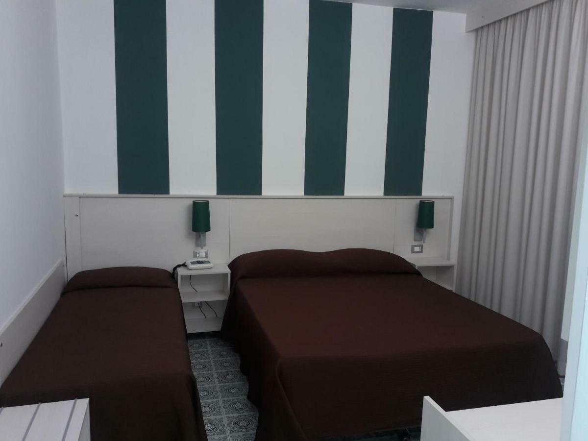 Hotel Meranda Камилятело Силано Екстериор снимка